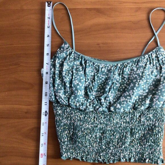 Women’s Green Floral Justify Spaghetti Strap Cinched Blouse Size Medium - Picture 6 of 6